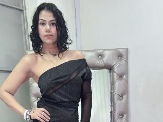 См. подробные сведения о модели TarahDustin