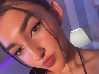 См. подробные сведения о модели YviTaylor