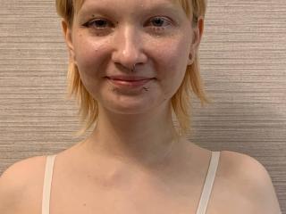 См. подробные сведения о модели JadittaLove