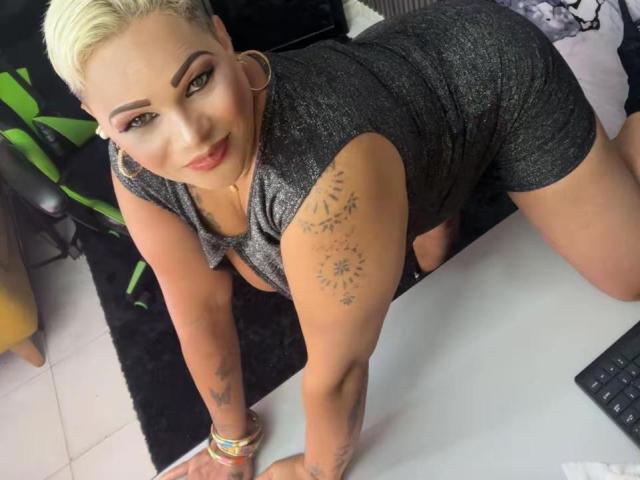 GianellaCox - Live porn &amp; sex cam - 29349560