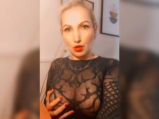 См. подробные сведения о модели GiuliaAddams