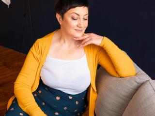 Fișa detaliată a EmilyLlove