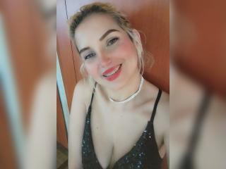 См. подробные сведения о модели GiuliaAddams