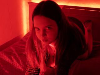 Fișa detaliată a Jaklinna