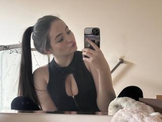 Fișa detaliată a EmillyCarter