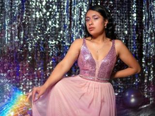 Ver la ficha detallada de RoxanneHan