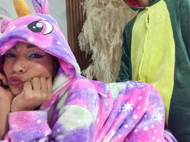 AlejoyMaria - Live sex cam - 29371076