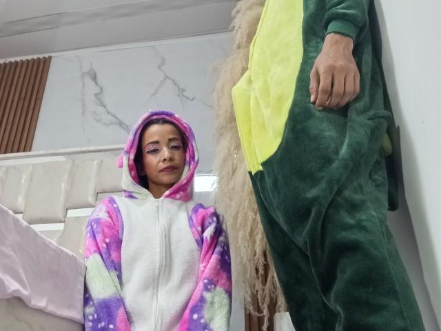 AlejoyMaria - Live sex cam - 29371094