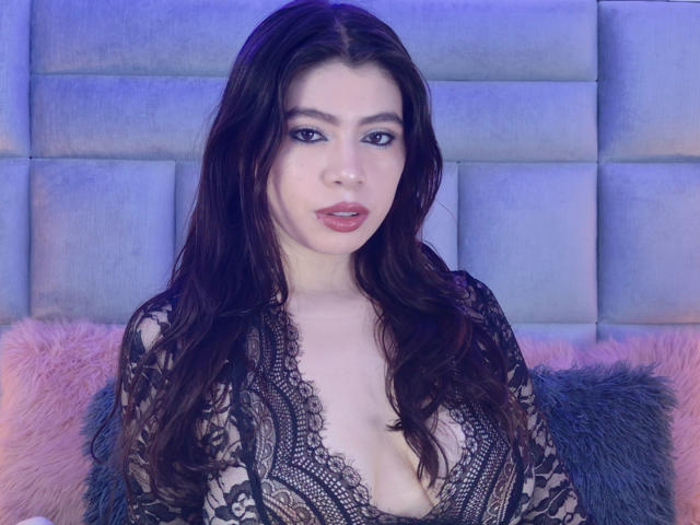 LindaMancini - Live porn &amp; sex cam - 29371943