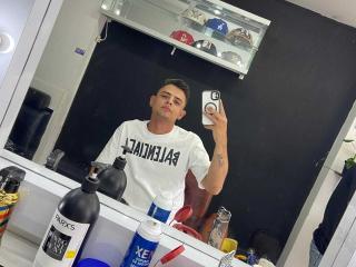 Ver la ficha detallada de JenniDamian