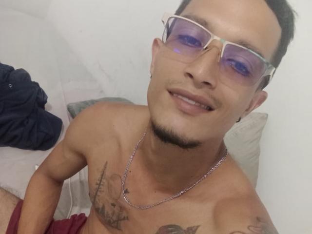 AlejoyMaria - Live sex cam - 29377409