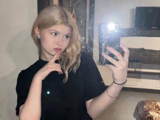 Ver la ficha detallada de DelphineHambleton