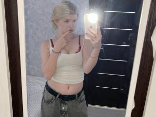 Ver la ficha detallada de DelphineHambleton