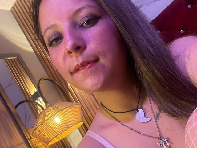 GraceRedMiller - Live porn &amp; sex cam - 29383430