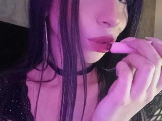 NahomyCarther's Model Profile