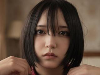 EmaVanhowe's Model Profile