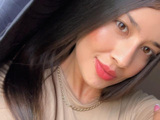 EmmaLombardi's Model Profile