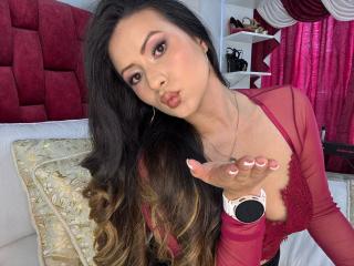 HannaRobertss's Model Profile