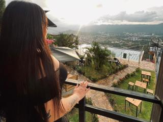 AnnyBentleii's Model Profile