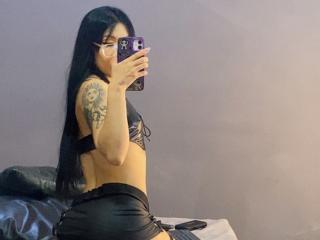 MiaDeLune's Model Profile