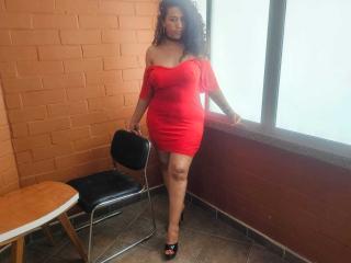 NaomyHott69's Model Profile