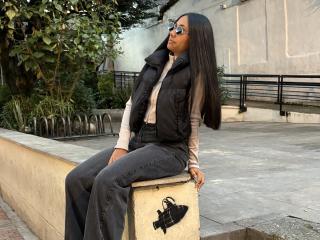 AnaRome's Model Profile