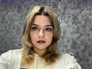 Ver la ficha detallada de AdrianePittillo