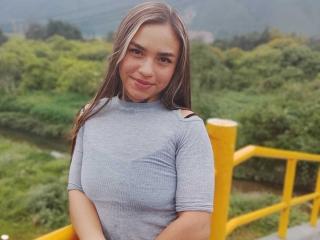 AnnaLadera's Model Profile