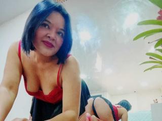 AlmaMonclair's Model Profile