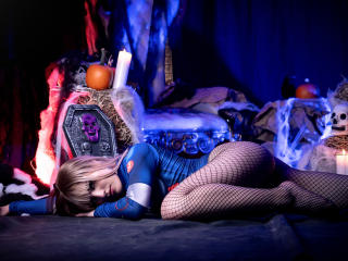 SamanthaVelvett's Model Profile