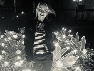 BelleLisaG's Model Profile