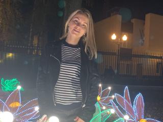 BelleLisaG's Model Profile