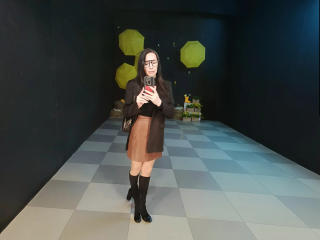 AlisaLowq's Model Profile