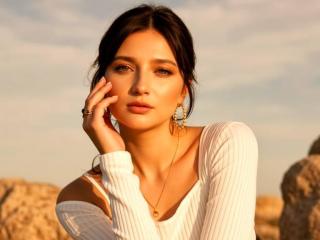 Davianna's Model Profile