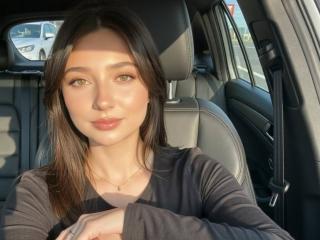 Davianna's Model Profile