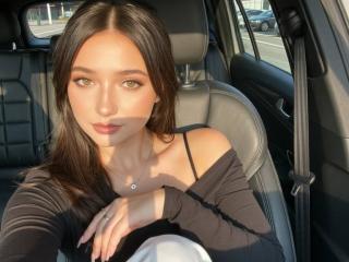 Davianna's Model Profile