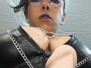 BarbaraLeythonn's Model Profile