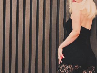 ZoniaKnudson's Model Profile