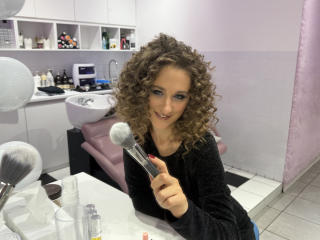 Ver la ficha detallada de MichelleHotX69