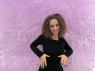 Ver la ficha detallada de MichelleHotX69