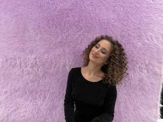 Ver la ficha detallada de MichelleHotX69