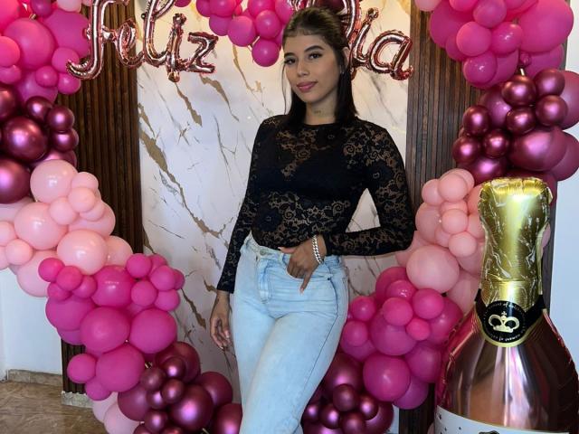 BarelyLegel - Live sex cam - 29413274