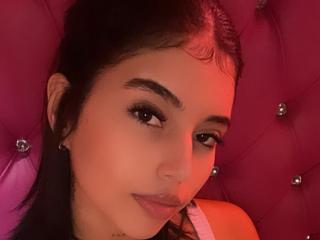 Ver la ficha detallada de BarelyLegel