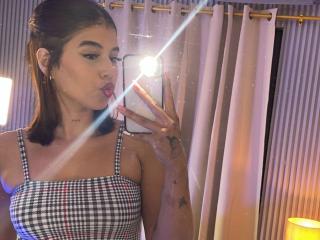 Ver la ficha detallada de BarelyLegel