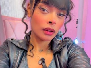 Ver la ficha detallada de EmmaEbony