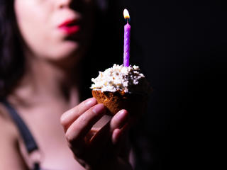 Ver la ficha detallada de KendraSimons