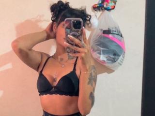 Ver la ficha detallada de EmmaEbony