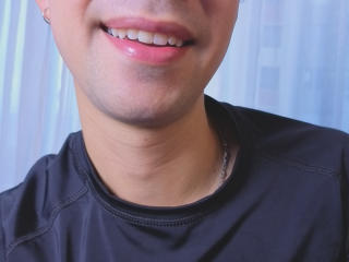 Ver la ficha detallada de OliverHot69