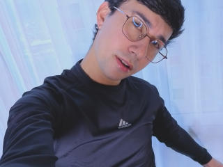 Voir la fiche détaillée de OliverHot69