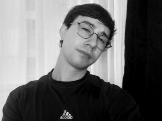 Ver la ficha detallada de OliverHot69